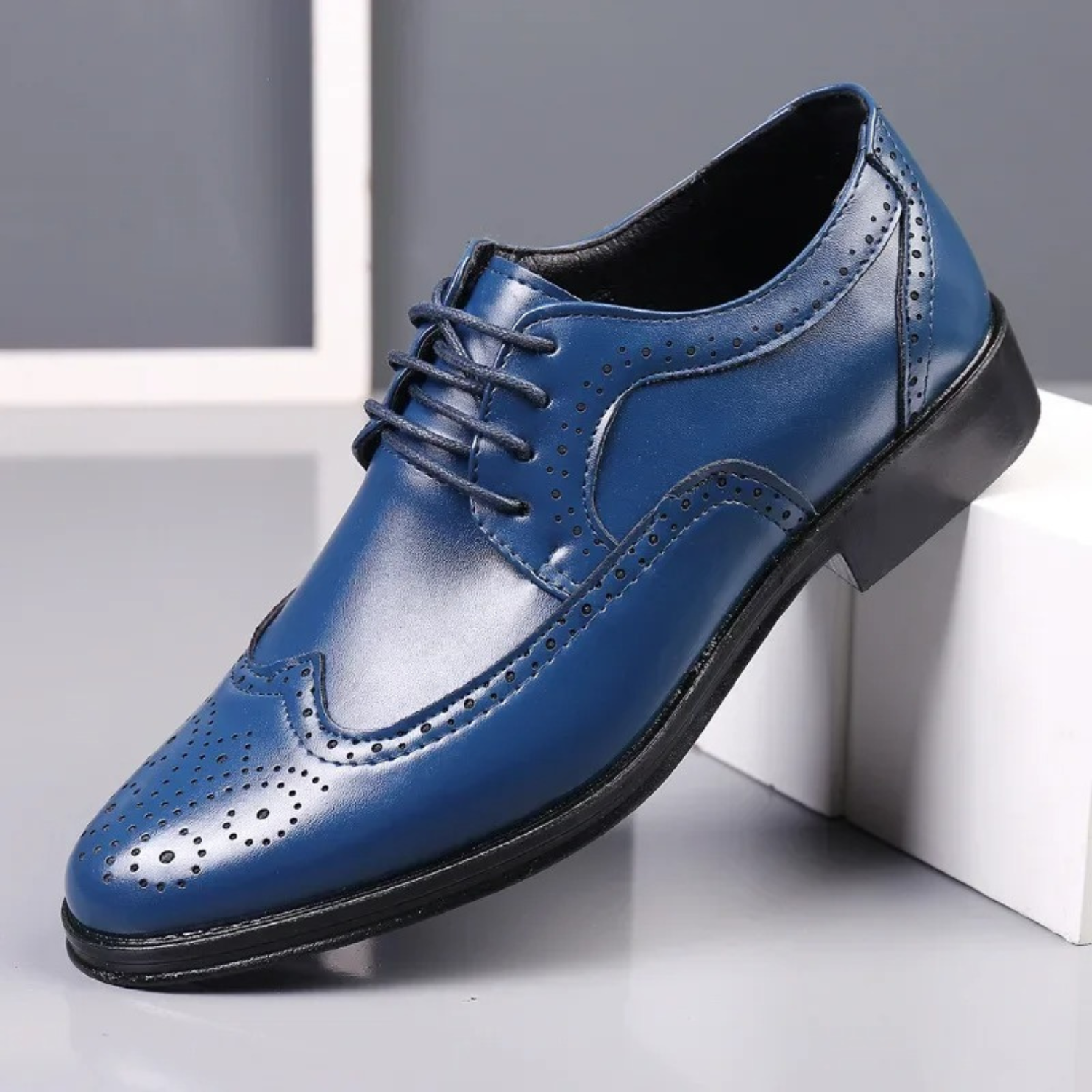 Men Shoes | Lace-up with perforated detail and closed lacing