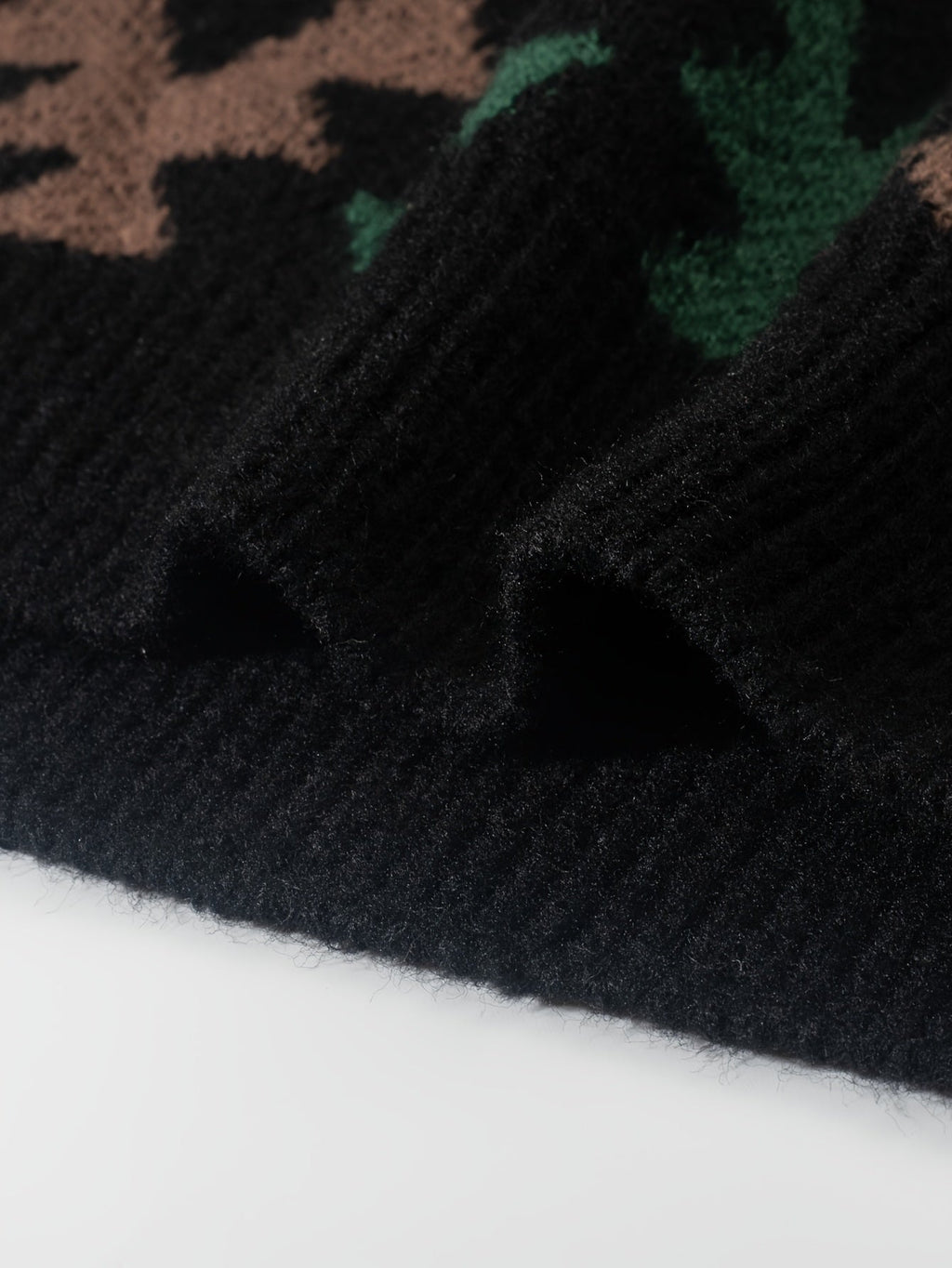 Black Geometric Pattern Relaxed Fit Knit Jumper with Ribbed Cuffs for Men