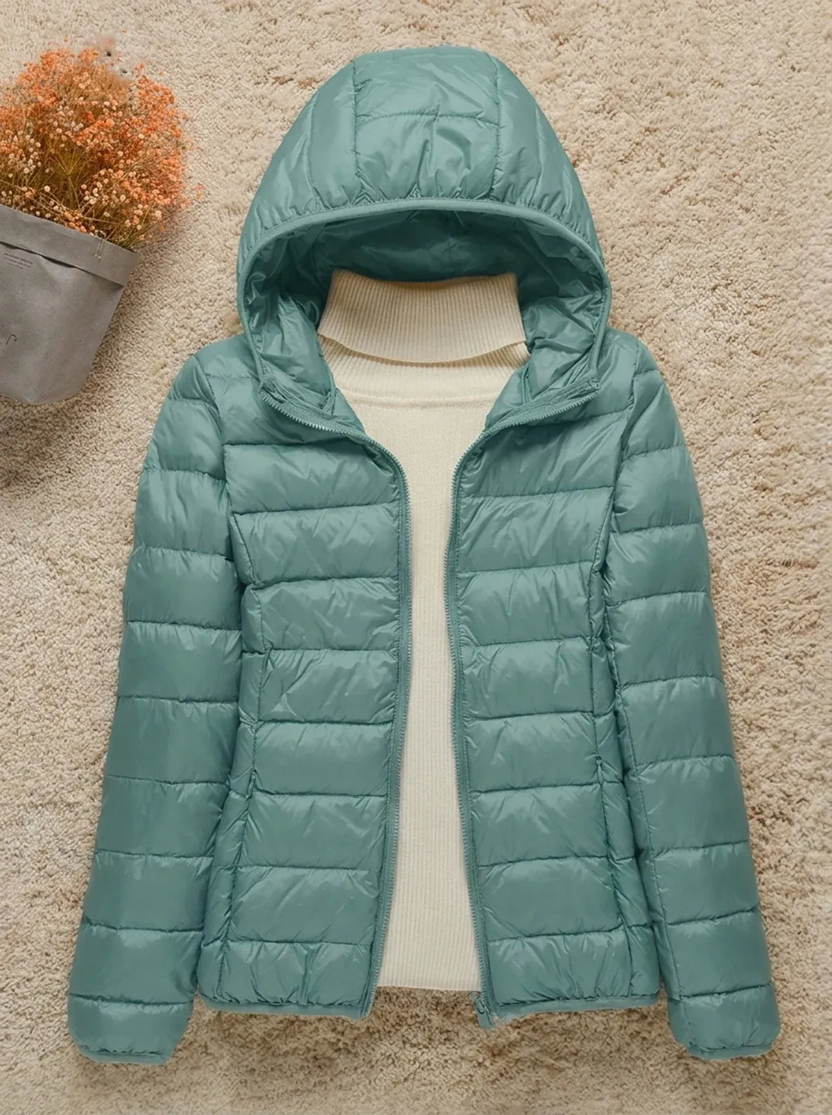 Polyester Lightweight Packable Hooded Down Jacket for Women | Winter Travel